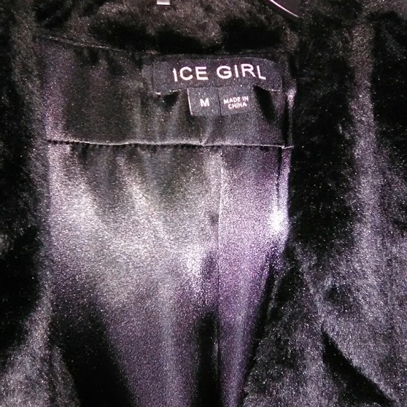 Beautiful mink like top - Picture 4 of 5